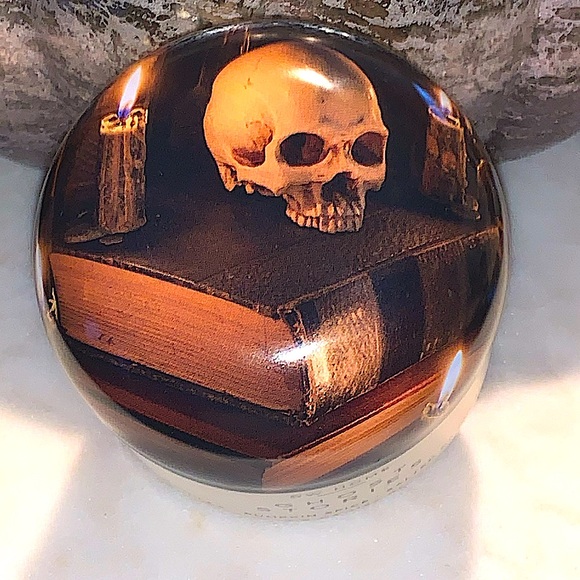 DW HOME CANDLE GHOST STORIES PUMPKIN CARMEL SKULL HEAD 1 WICK NEW 4.5 oz MINI - Picture 3 of 6